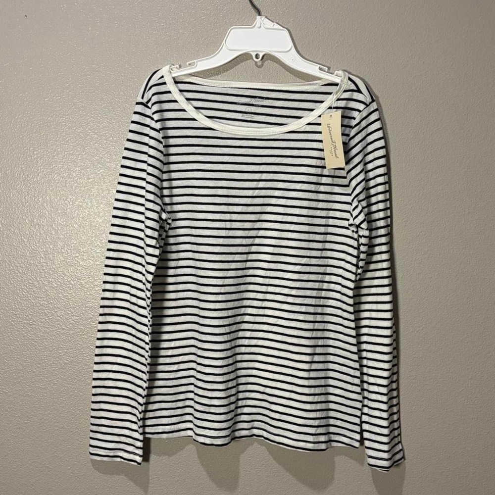 Universal Thread cream & black horizontal striped long sleeve shirt